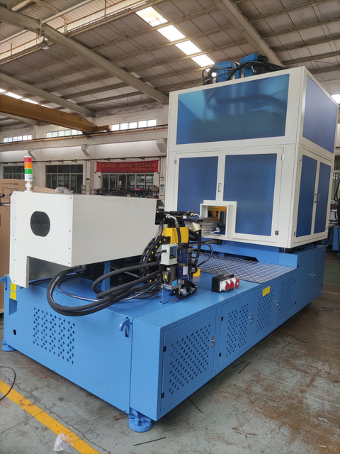 中国工厂供应小型 10-4000 毫升药品容器 ISBM 注吹机